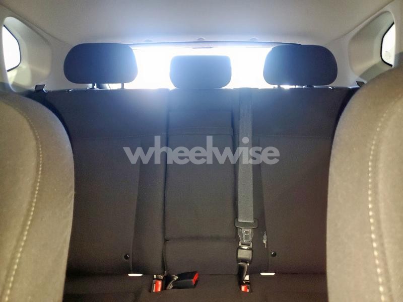 Photo 2 of 2025 HYUNDAI KONA SEL (VIN KM8HB3AB2SU235862)