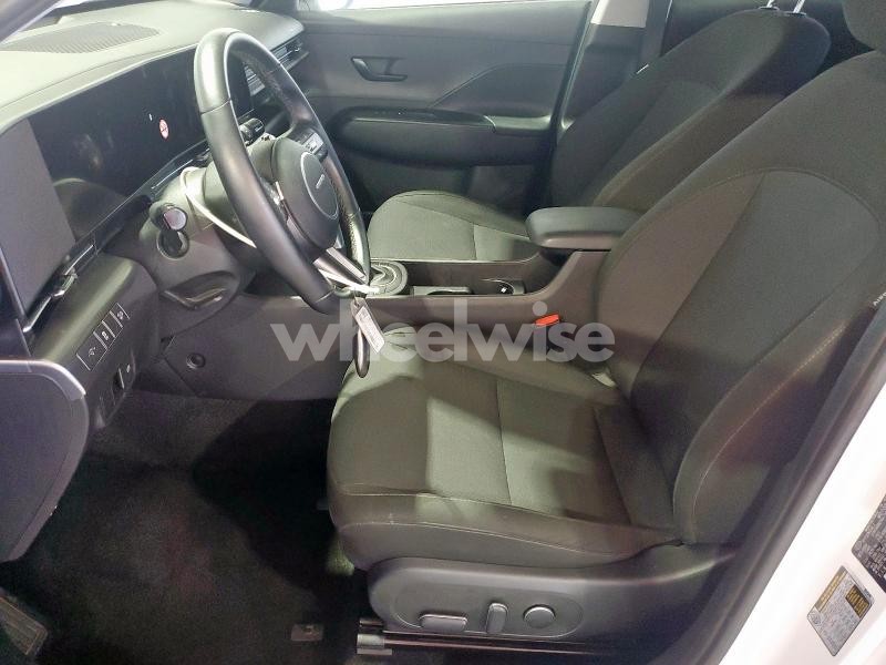 Photo 6 of 2025 HYUNDAI KONA SEL (VIN KM8HB3AB2SU235862)