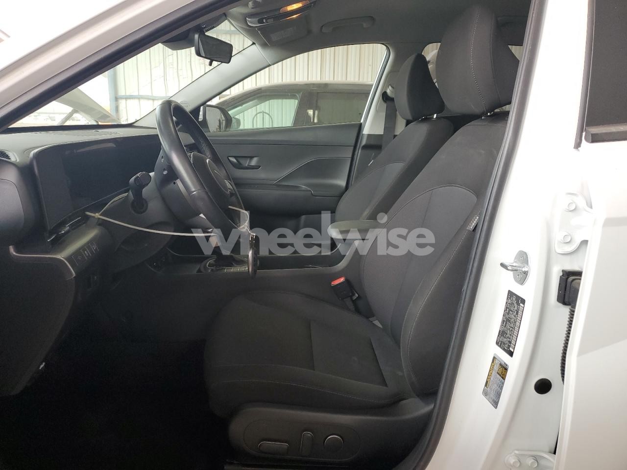 Photo 7 of 2025 HYUNDAI KONA SEL (VIN KM8HB3AB7SU216806)