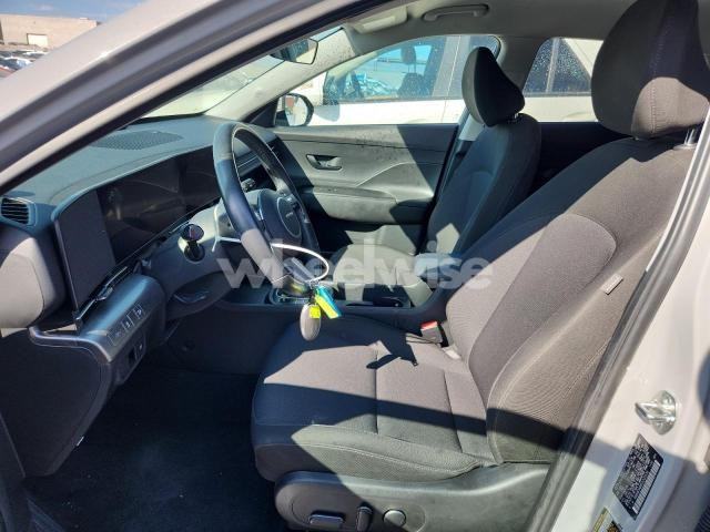 Photo 2 of 2025 HYUNDAI KONA SEL (VIN KM8HB3AB8SU200338)