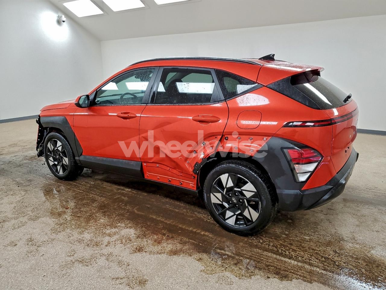 Photo 2 of 2025 HYUNDAI KONA SEL (VIN KM8HB3AB9SU206083)