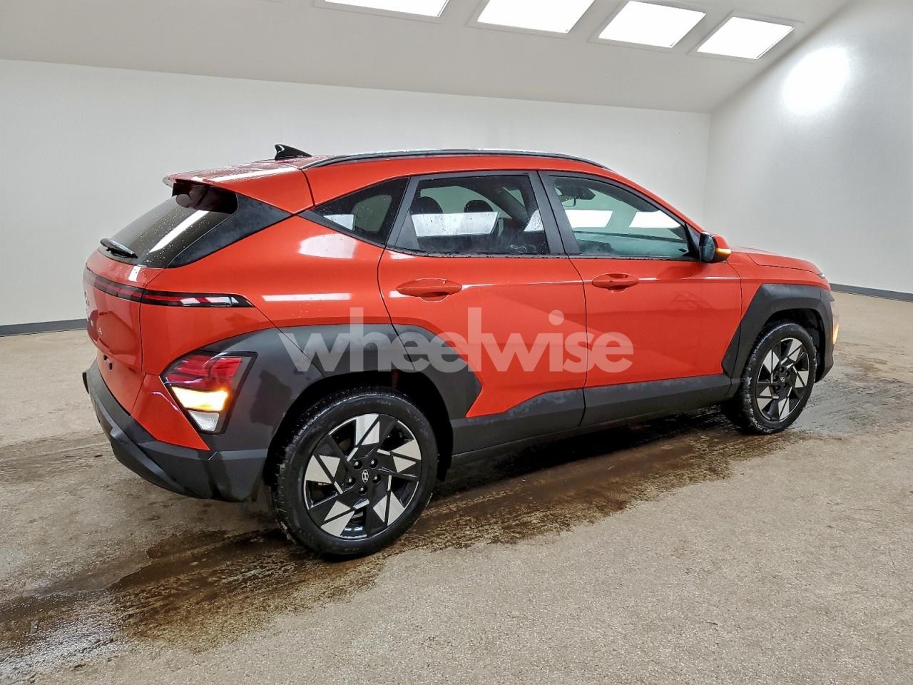Photo 3 of 2025 HYUNDAI KONA SEL (VIN KM8HB3AB9SU206083)