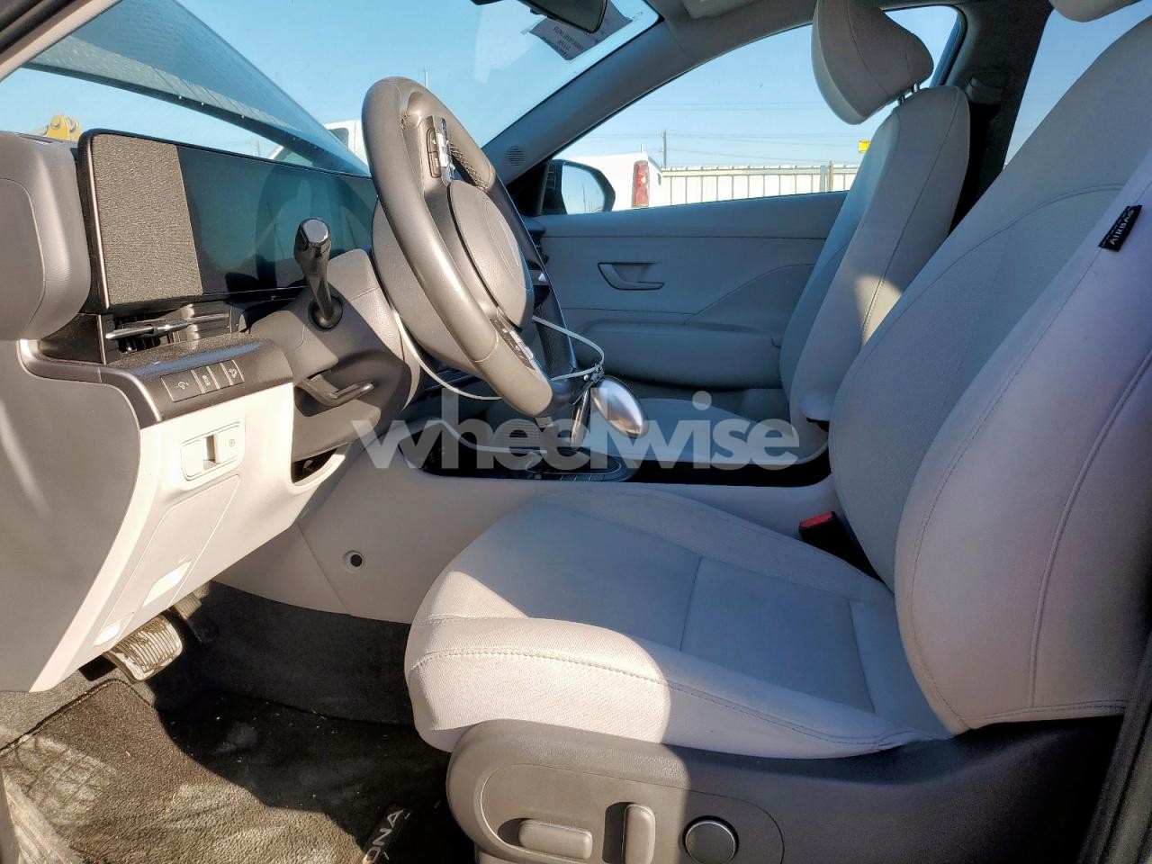 Photo 7 of 2024 HYUNDAI KONA SEL (VIN KM8HB3ABXRU106715)