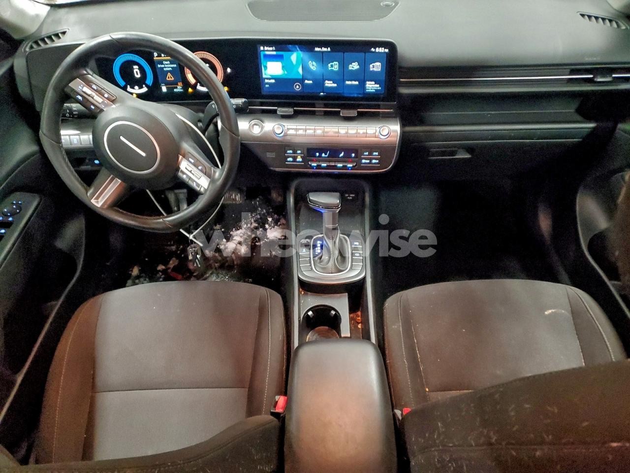 Photo 8 of 2024 HYUNDAI KONA SEL (VIN KM8HBCAB0RU179737)