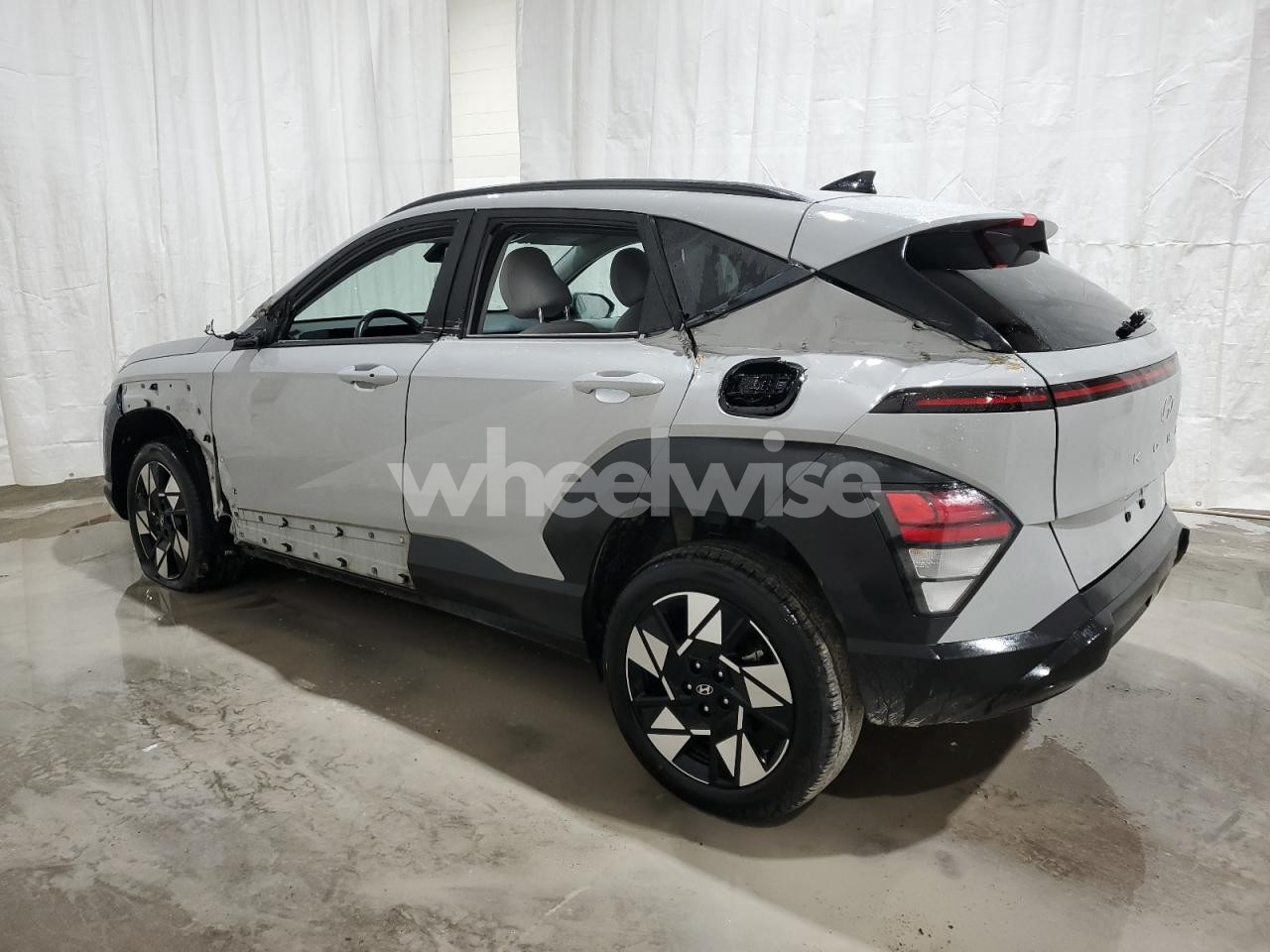 Photo 2 of 2025 HYUNDAI KONA SEL (VIN KM8HBCAB7SU215641)