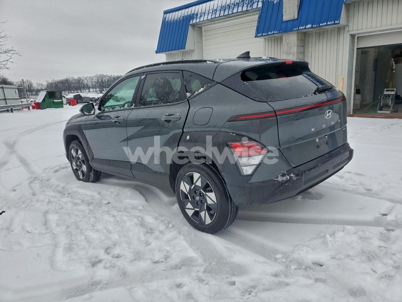 Photo 2 of 2025 HYUNDAI KONA SEL (VIN KM8HBCAB7SU290369)