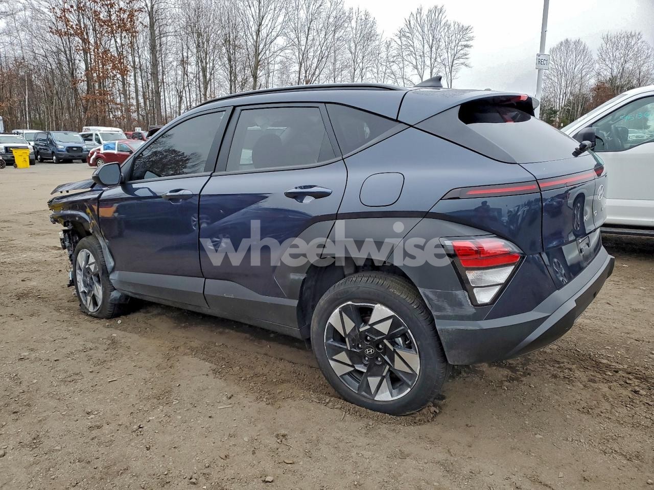 Photo 2 of 2025 HYUNDAI KONA SEL (VIN KM8HBCAB9SU339300)