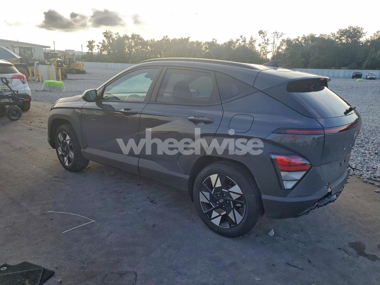 Photo 2 of 2024 HYUNDAI KONA SEL (VIN KM8HC3AB5RU067576)