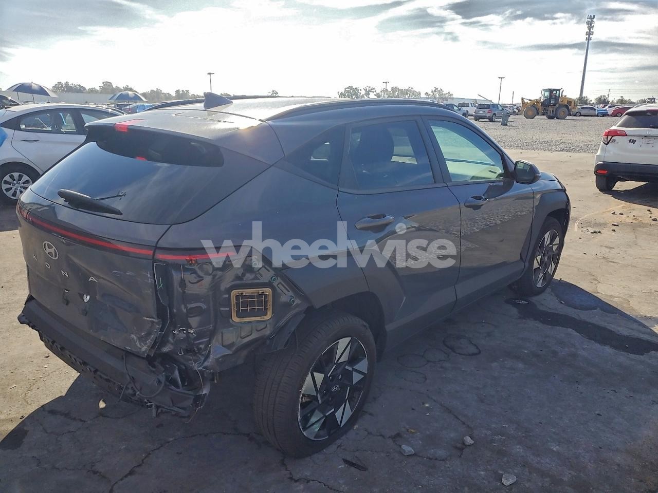 Photo 3 of 2024 HYUNDAI KONA SEL (VIN KM8HC3AB5RU067576)