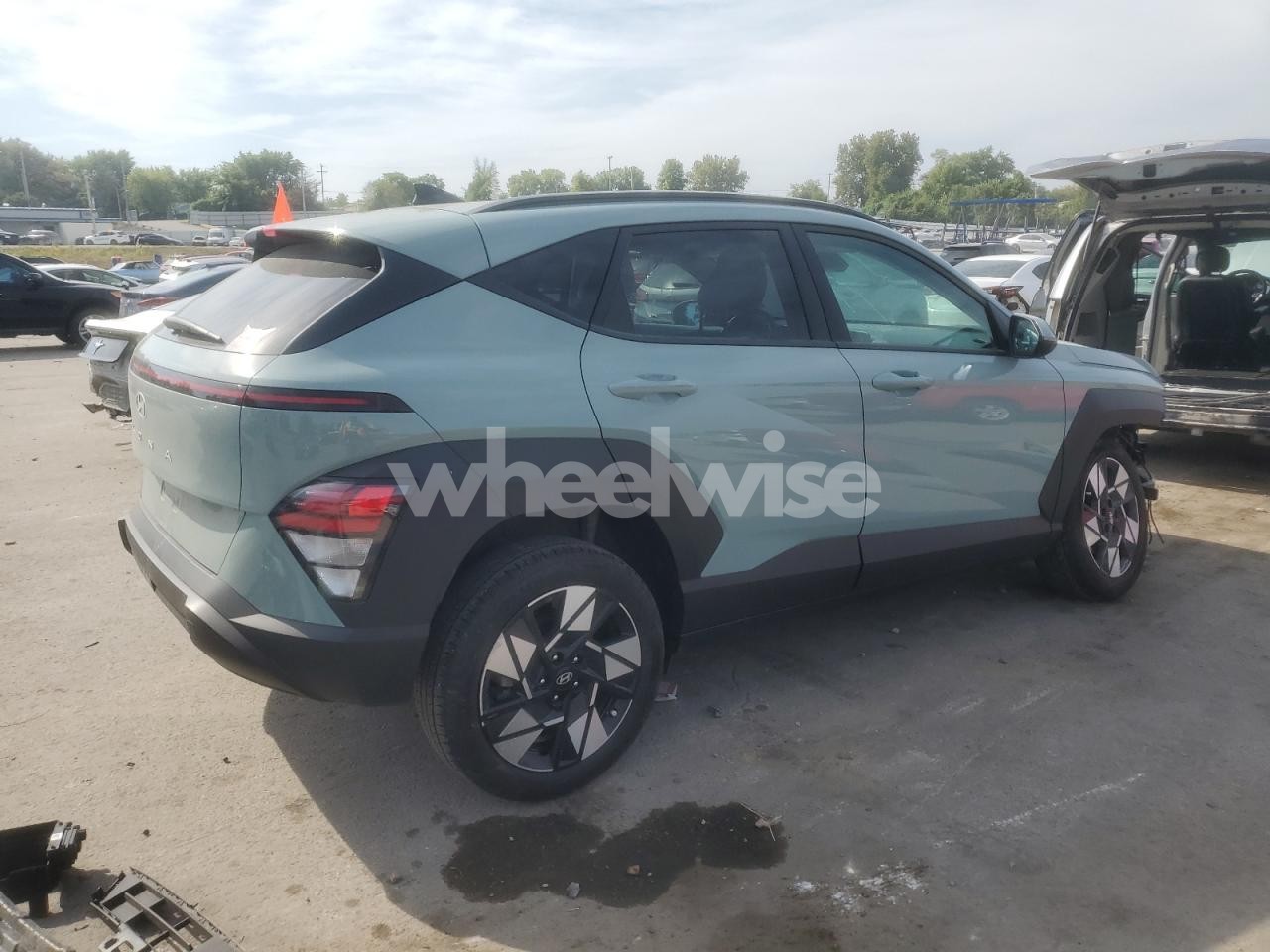 Photo 3 of 2024 HYUNDAI KONA SEL (VIN KM8HCCAB6RU149977)