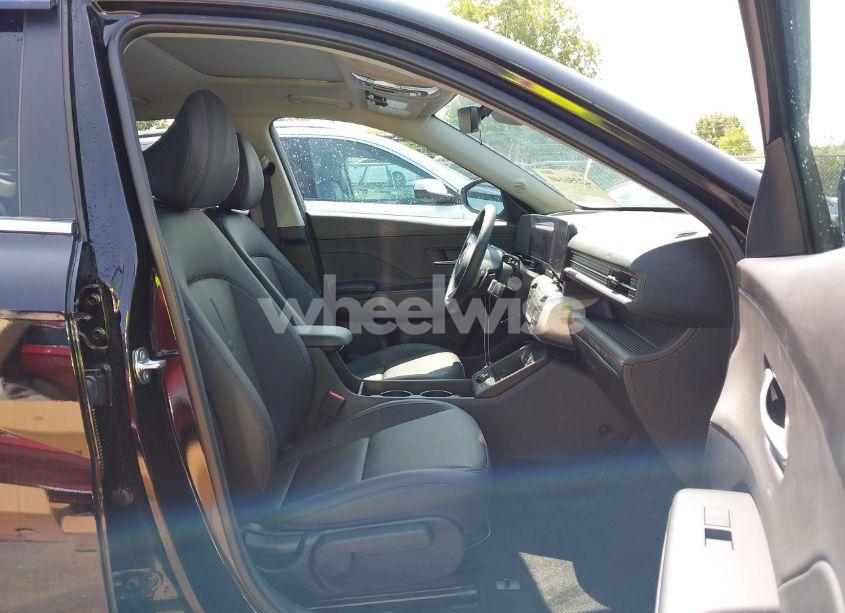 Photo 5 of 2024 Hyundai Kona LIMITED (VIN KM8HECA39RU172026)