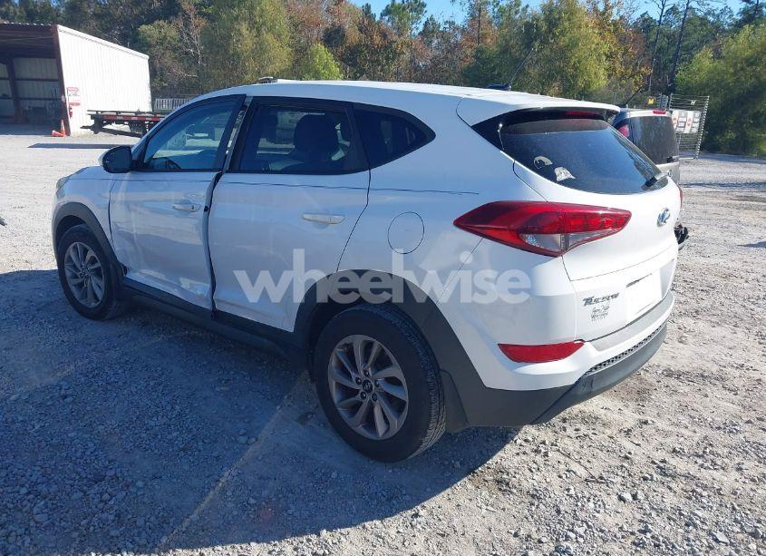 Photo 3 of 2016 Hyundai Tucson SE (VIN KM8J23A40GU063387)
