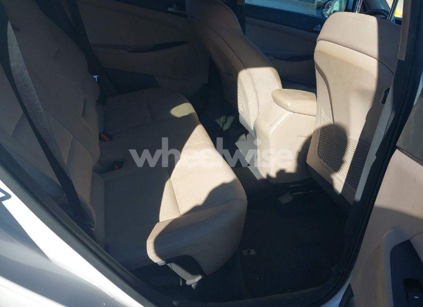 Photo 8 of 2016 Hyundai Tucson SE (VIN KM8J23A40GU063387)