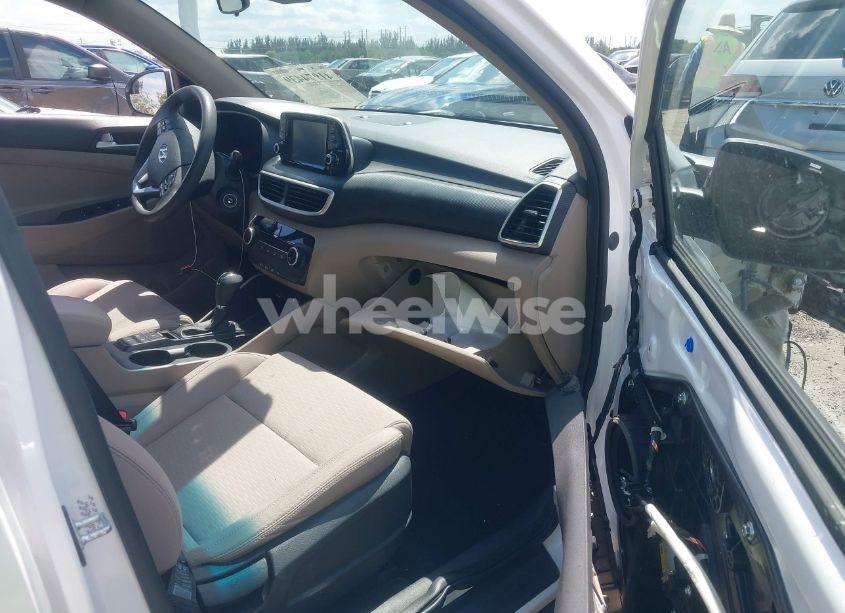 Photo 5 of 2020 Hyundai Tucson SE (VIN KM8J23A40LU202931)