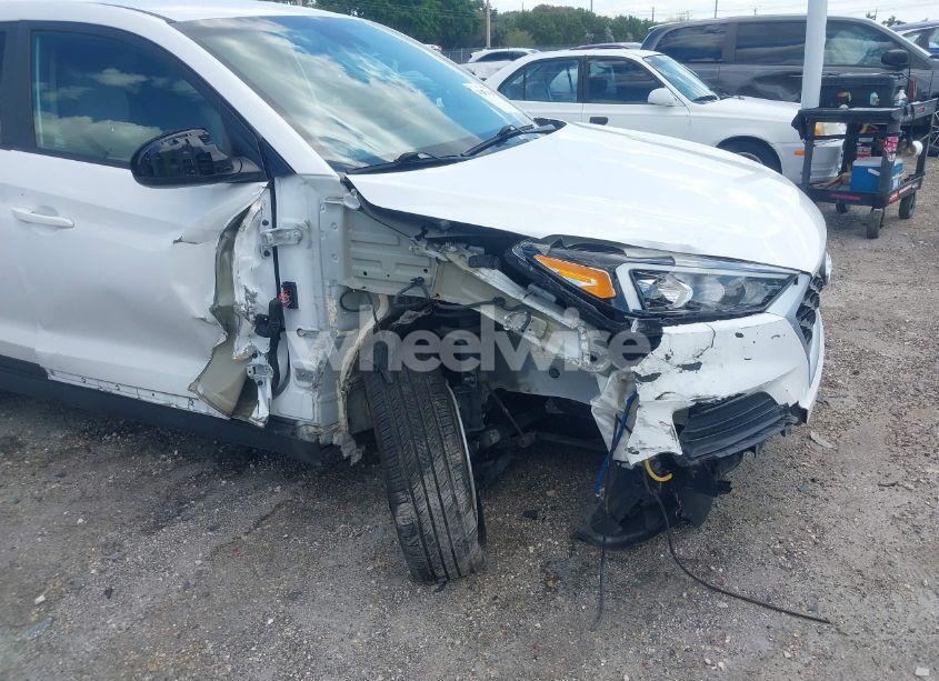 Photo 6 of 2020 Hyundai Tucson SE (VIN KM8J23A40LU202931)