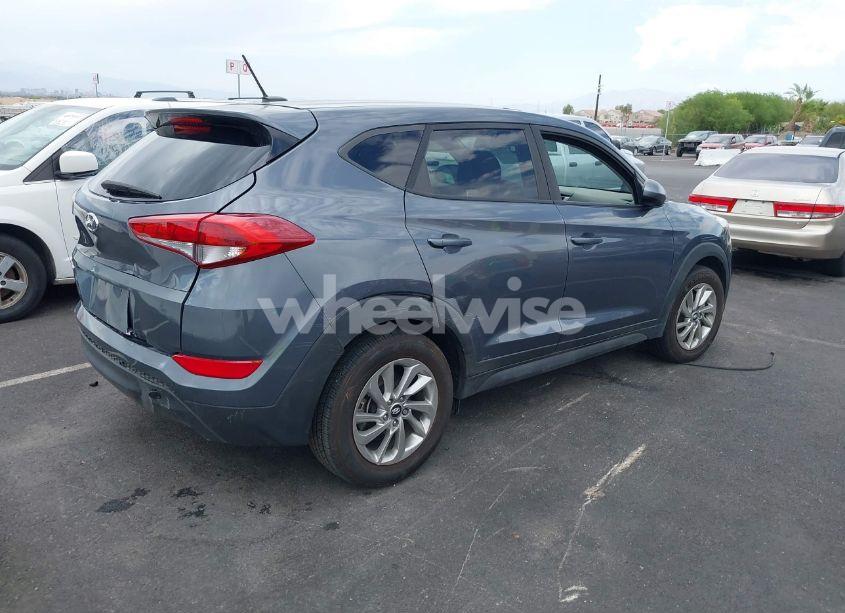 Photo 4 of 2017 Hyundai Tucson SE (VIN KM8J23A41HU423462)