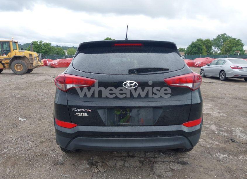 Photo 15 of 2018 Hyundai Tucson SE (VIN KM8J23A41JU772319)