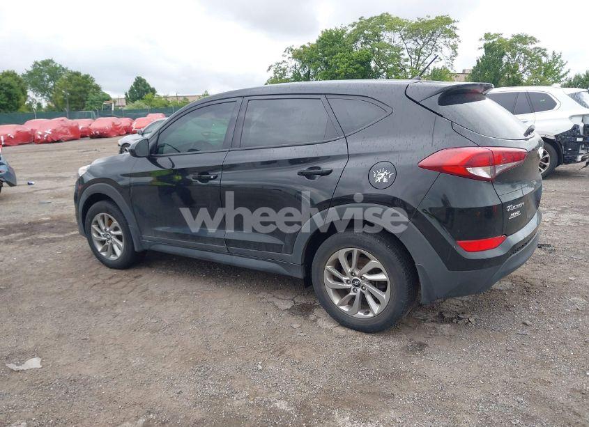 Photo 3 of 2018 Hyundai Tucson SE (VIN KM8J23A41JU772319)