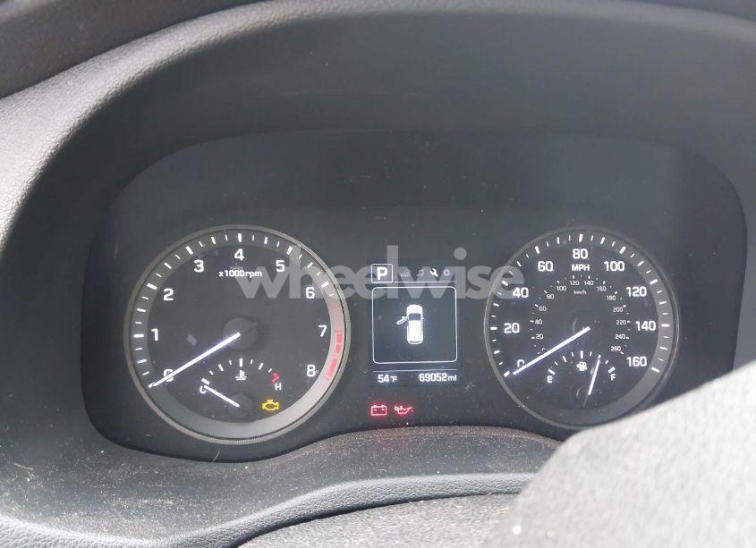 Photo 7 of 2018 Hyundai Tucson SE (VIN KM8J23A41JU772319)