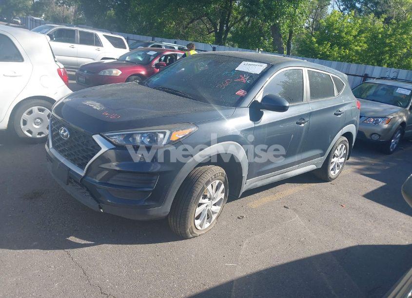 Photo 2 of 2020 Hyundai Tucson SE (VIN KM8J23A41LU181796)