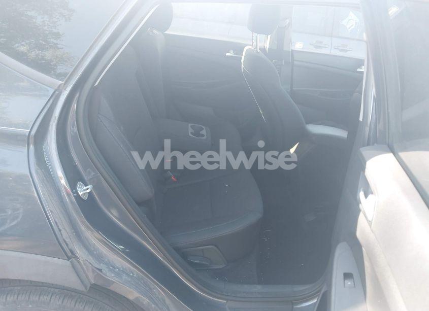 Photo 8 of 2020 Hyundai Tucson SE (VIN KM8J23A41LU181796)