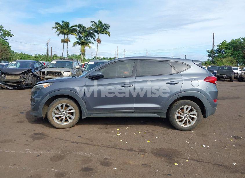 Photo 13 of 2018 Hyundai Tucson SE (VIN KM8J23A42JU624681)