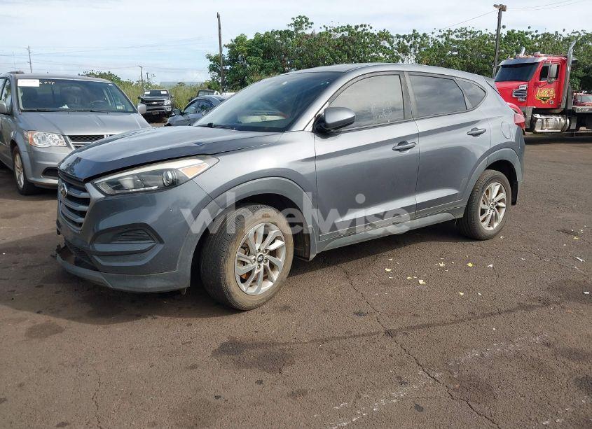 Photo 2 of 2018 Hyundai Tucson SE (VIN KM8J23A42JU624681)