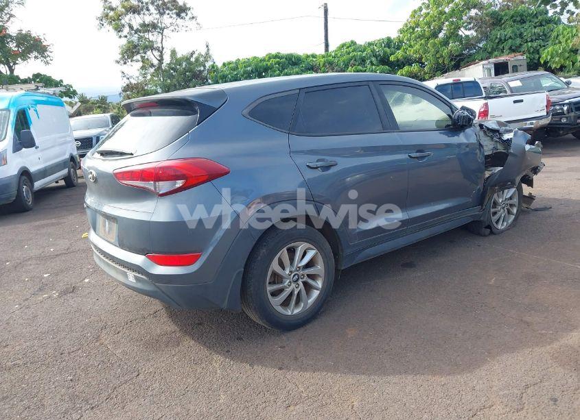 Photo 4 of 2018 Hyundai Tucson SE (VIN KM8J23A42JU624681)