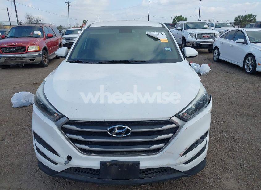 Photo 13 of 2018 Hyundai Tucson SE (VIN KM8J23A42JU684346)