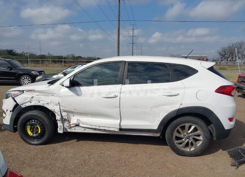 Photo 15 of 2018 Hyundai Tucson SE (VIN KM8J23A42JU684346)