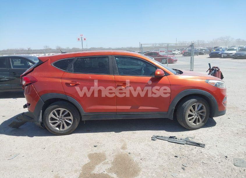 Photo 13 of 2017 Hyundai Tucson SE (VIN KM8J23A43HU334654)