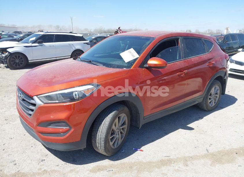 Photo 2 of 2017 Hyundai Tucson SE (VIN KM8J23A43HU334654)