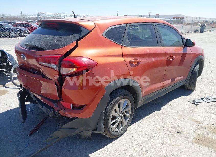 Photo 4 of 2017 Hyundai Tucson SE (VIN KM8J23A43HU334654)
