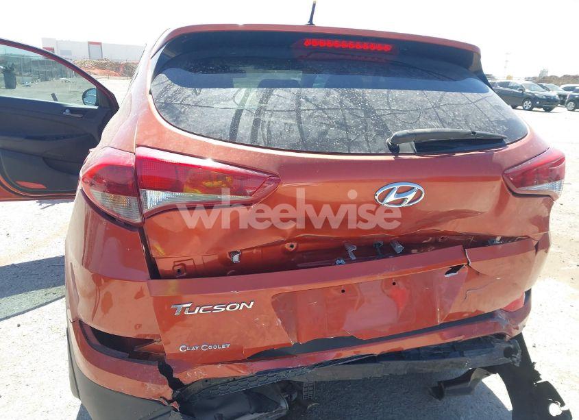 Photo 6 of 2017 Hyundai Tucson SE (VIN KM8J23A43HU334654)