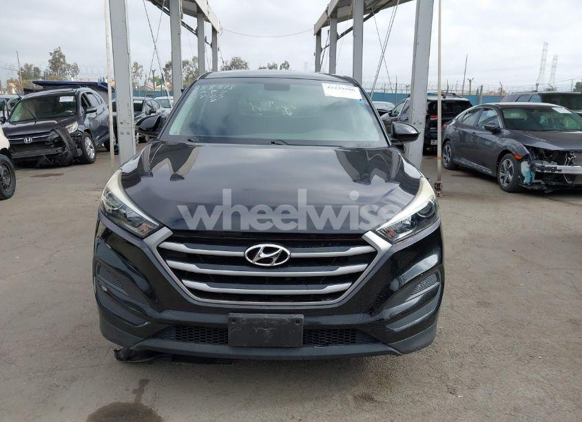 Photo 13 of 2017 Hyundai Tucson SE (VIN KM8J23A44HU555969)