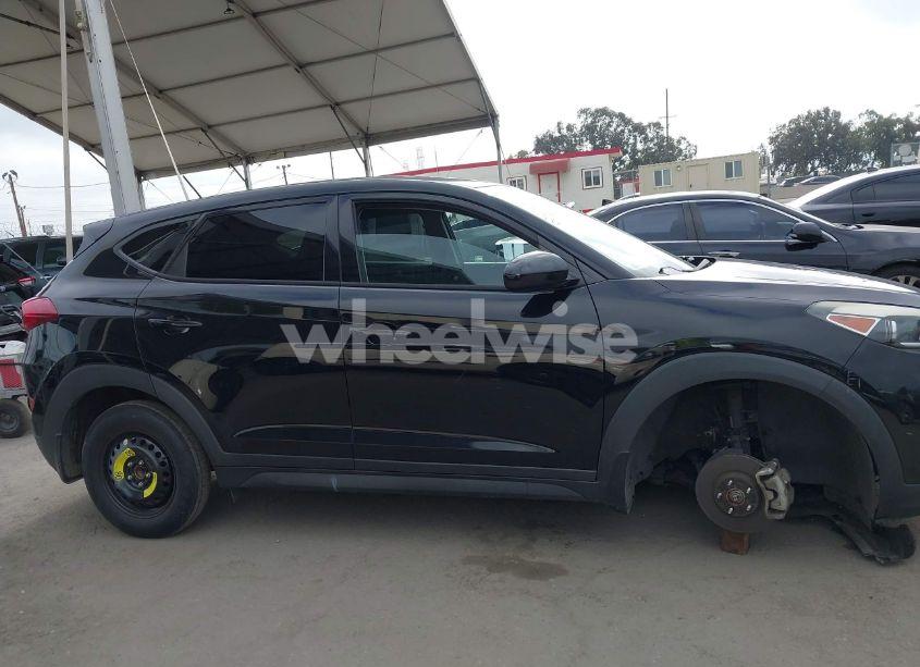 Photo 14 of 2017 Hyundai Tucson SE (VIN KM8J23A44HU555969)