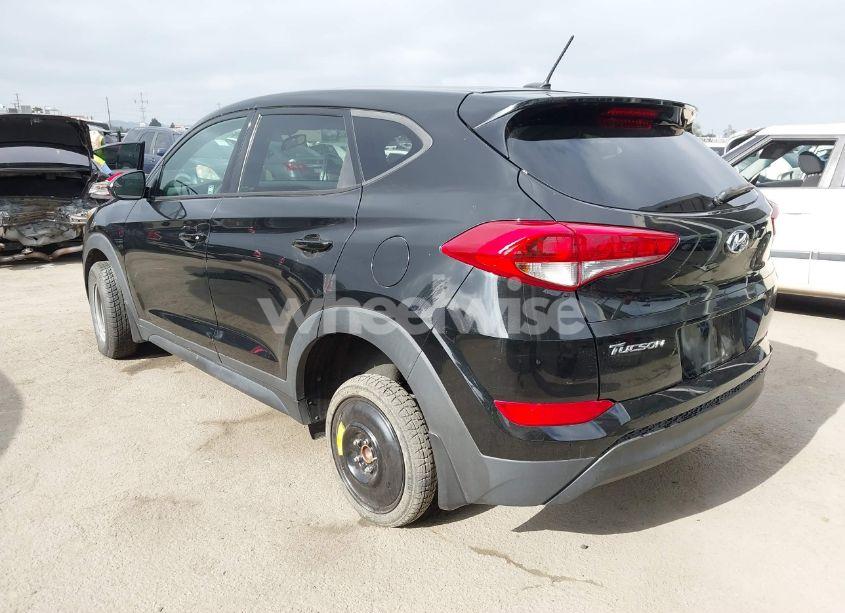 Photo 3 of 2017 Hyundai Tucson SE (VIN KM8J23A44HU555969)