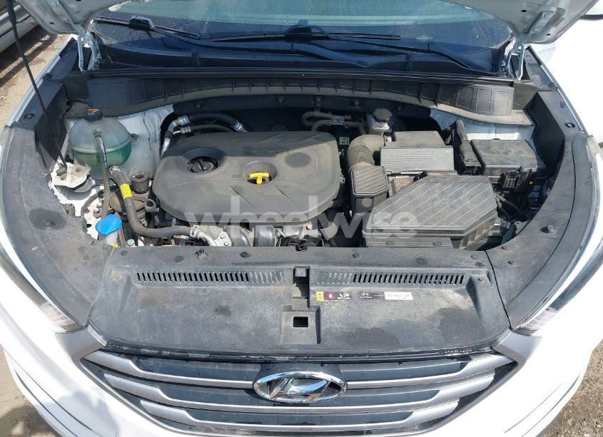 Photo 10 of 2017 Hyundai Tucson SE (VIN KM8J23A44HU571248)