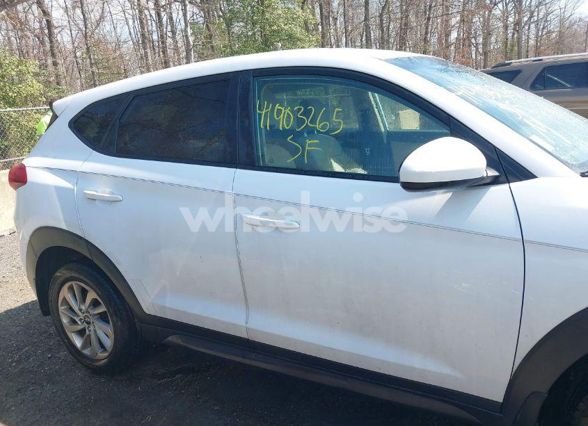 Photo 13 of 2017 Hyundai Tucson SE (VIN KM8J23A44HU571248)