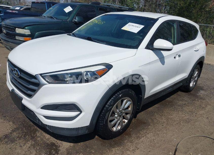 Photo 2 of 2017 Hyundai Tucson SE (VIN KM8J23A44HU571248)
