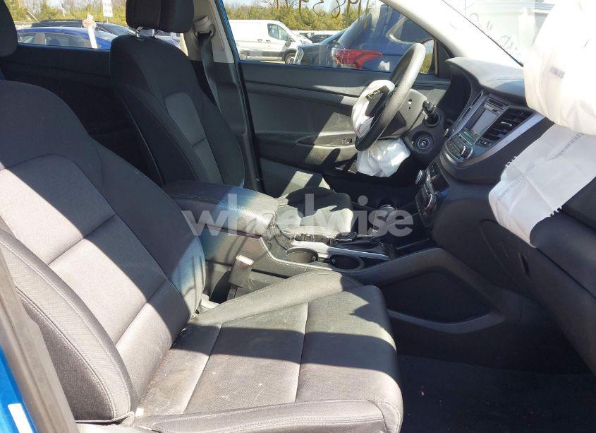 Photo 5 of 2016 Hyundai Tucson SE (VIN KM8J23A45GU181936)