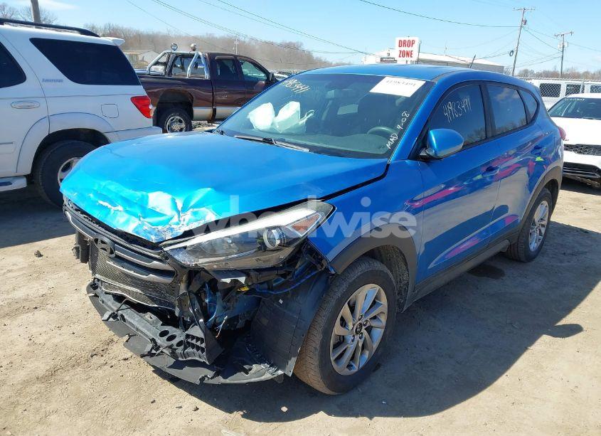 Photo 6 of 2016 Hyundai Tucson SE (VIN KM8J23A45GU181936)