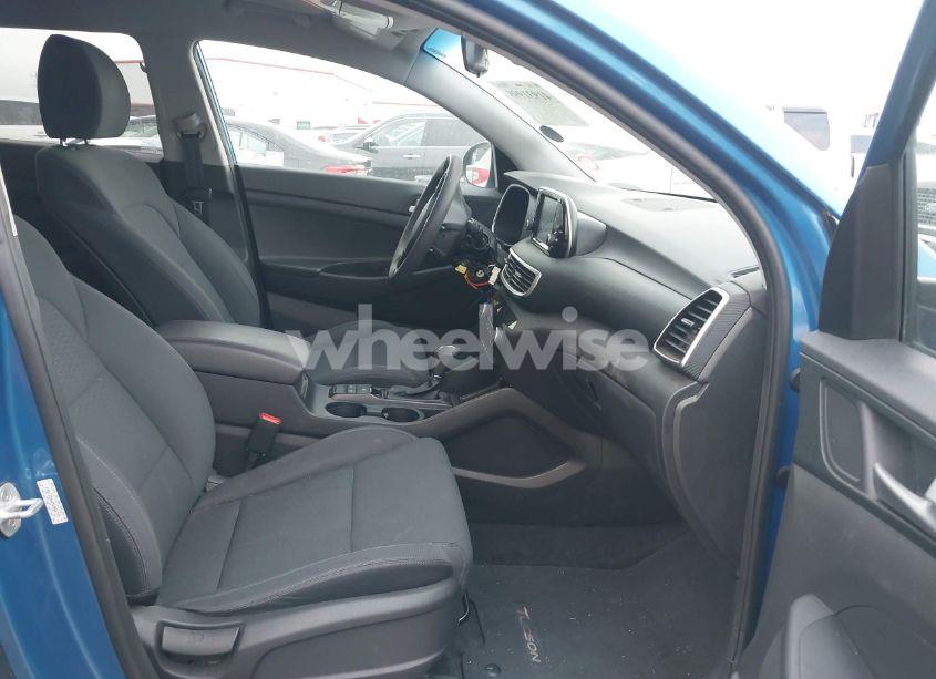 Photo 5 of 2019 Hyundai Tucson SE (VIN KM8J23A45KU066777)