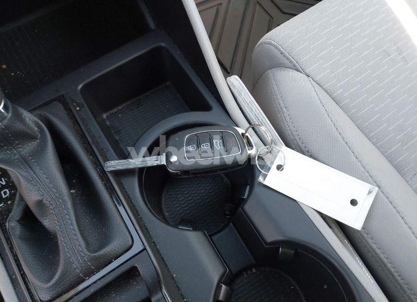 Photo 11 of 2019 Hyundai Tucson SE (VIN KM8J23A45KU921641)