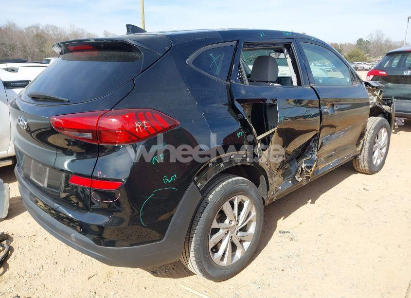 Photo 4 of 2019 Hyundai Tucson SE (VIN KM8J23A45KU921641)