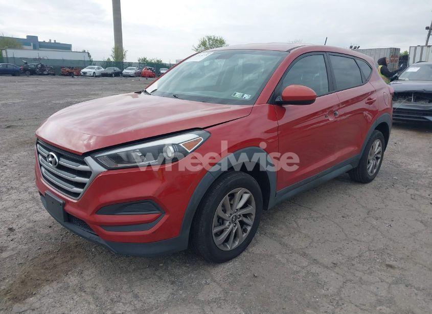 Photo 2 of 2017 Hyundai Tucson SE (VIN KM8J23A46HU387316)