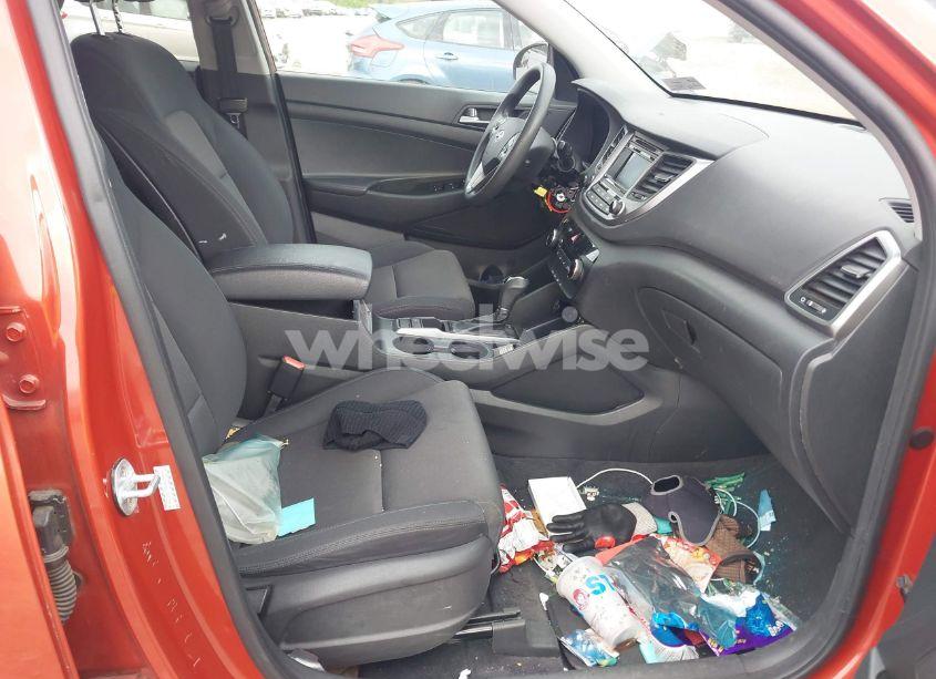 Photo 5 of 2017 Hyundai Tucson SE (VIN KM8J23A46HU387316)