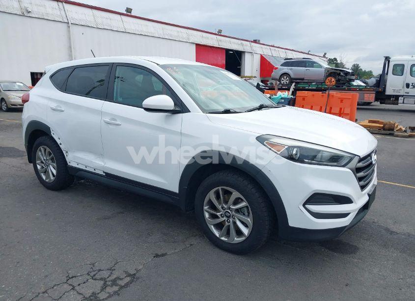 2016 Hyundai Tucson SE (VIN KM8J23A47GU040849) main photo