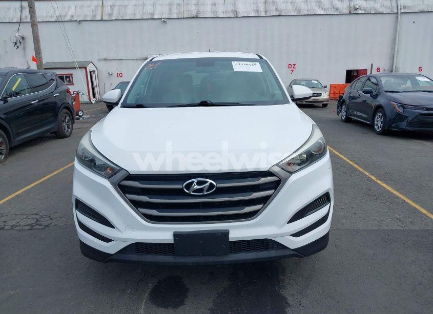 Photo 13 of 2016 Hyundai Tucson SE (VIN KM8J23A47GU040849)
