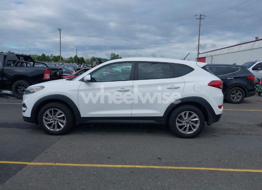 Photo 15 of 2016 Hyundai Tucson SE (VIN KM8J23A47GU040849)